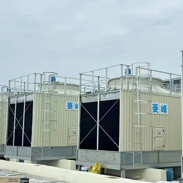 方形玻璃冷却塔